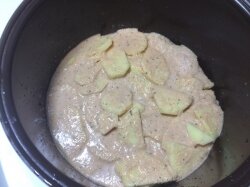 Картофельная запеканка с мясом под сырным соусом
